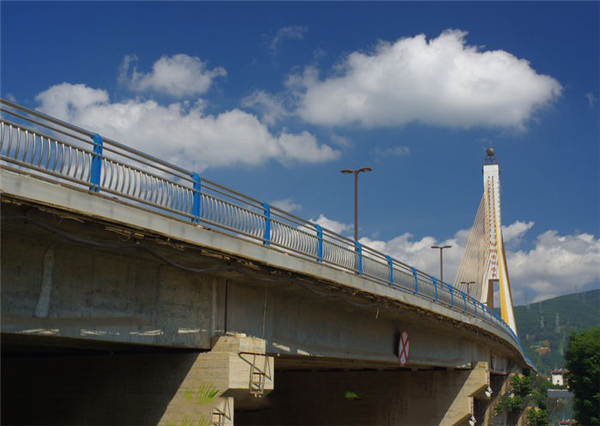 广安304不锈钢桥梁护栏：安全、耐用与美观的完美结合