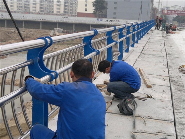 广安不锈钢桥梁护栏除锈维护的重要性及其方法