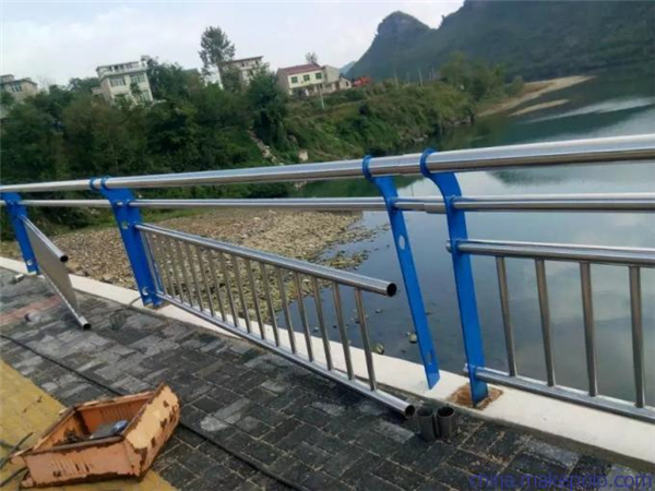 广安不锈钢复合管护栏是一种卓越的防护材料