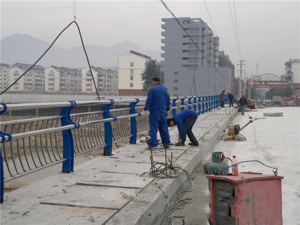 广安不锈钢复合管护栏常见问题及解决方案