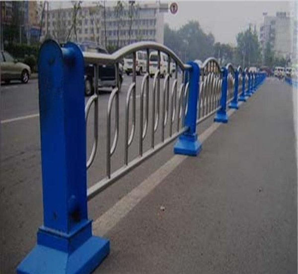 广安不锈钢防撞栏杆生产制造工艺